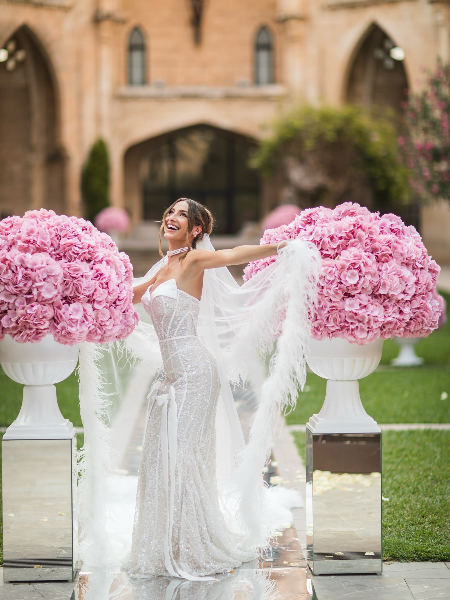 Designer Mermaid Wedding Dress Sweetheart Neck Sleeveless Bridal Gowns Sequins Bow Sweep Train Dresses Custom Made vestidos de novia