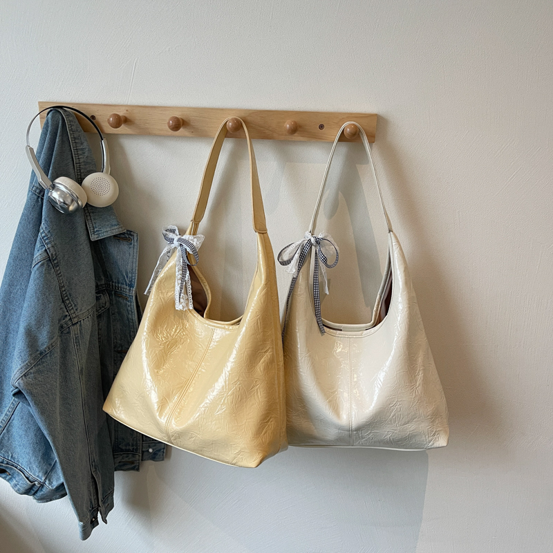 2025 new casual and elegant large capacity shoulder bag, simple and high-end shopping and commuting crossbody bag, student fashionable and lightweight