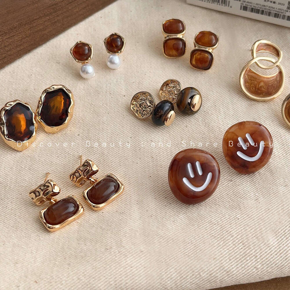 Milad Amber for Women, Elegant Coffee Color Oil Drop Studs, Fashionable High-end Earrings