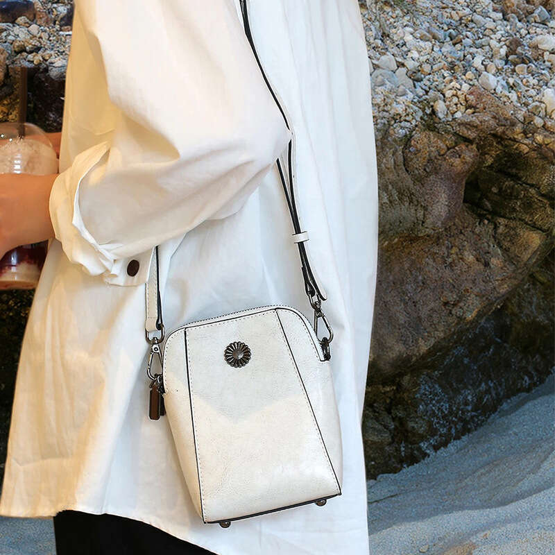 designer bag Luxury bag Cowhide Small Crossbody for Women 2025 New Trend Versatile Phone Niche High-end Shoulder Bag Trendy