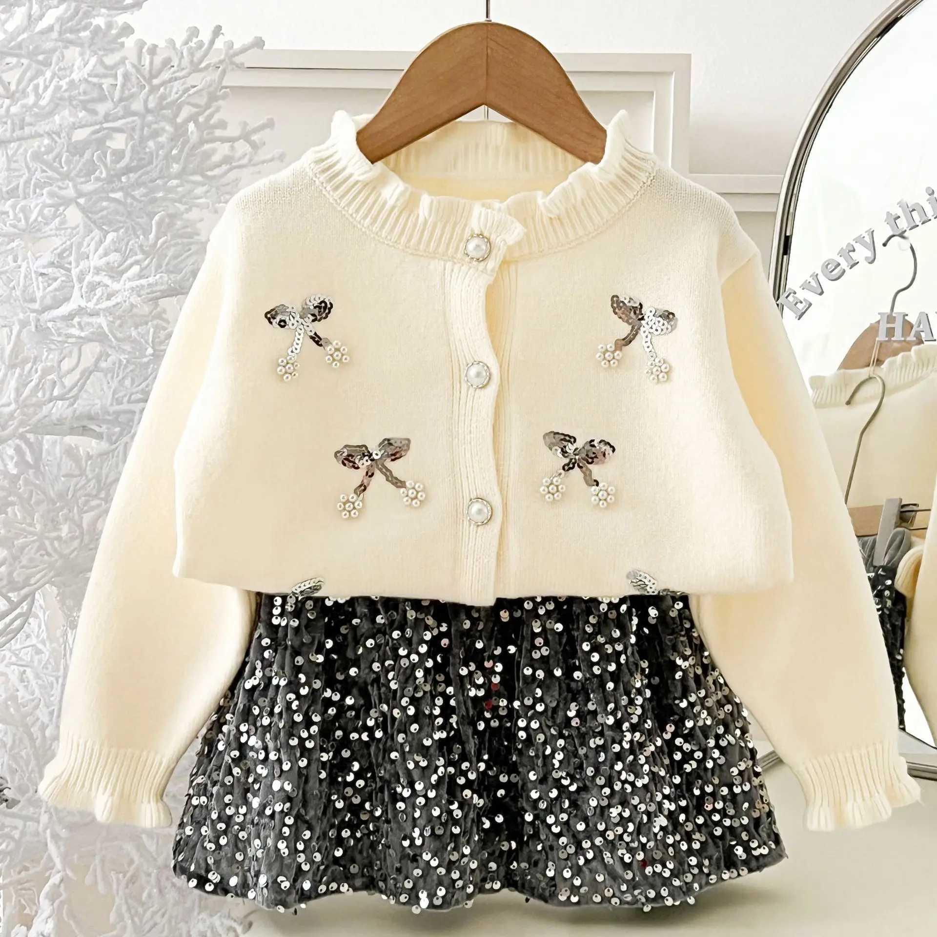 Girls Sweater Korean Skirt Set Spring and Autumn New Baby Girls Elegant Bright Diamond Knitted Cardigan Sparkling Princess Skirt L250926D8GC
