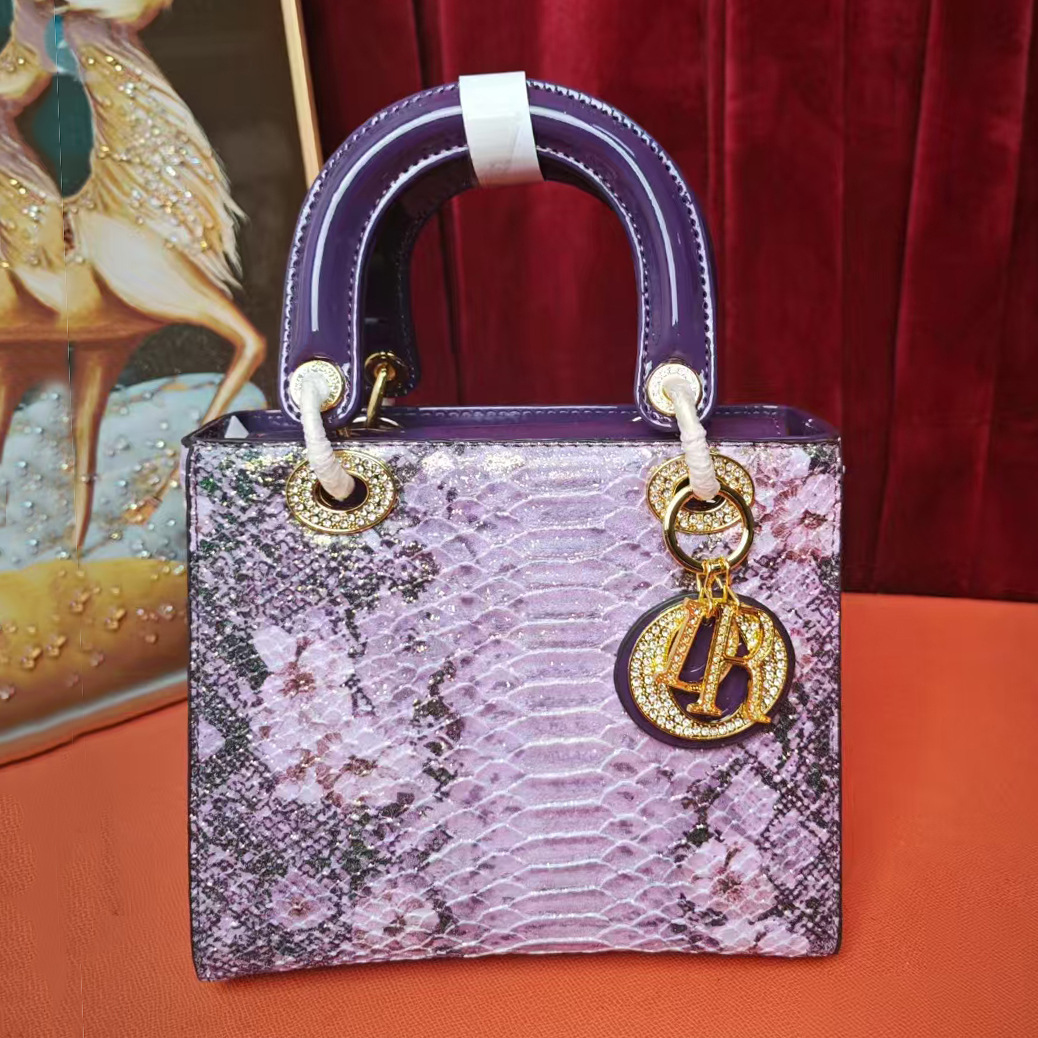 Designer bags2025 spring and summer new diamond heavy industry portable shoulder bag temperament women's bag this year's popular bag