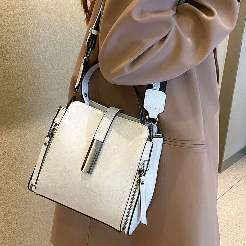 designer bag Luxury bag Genuine Leather Women's 2025 New Fashion Trend Handbag Shoulder High-end Versatile Commuter Crossbody Bag