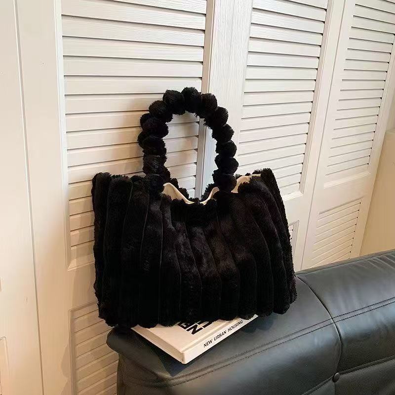 Autumn and Winter New Plush Women s Fashion Inner Bag Handbag Single Shoulder Fashion Women s Handbag Designer Bag Luxury bag Women s Single Shoulder 