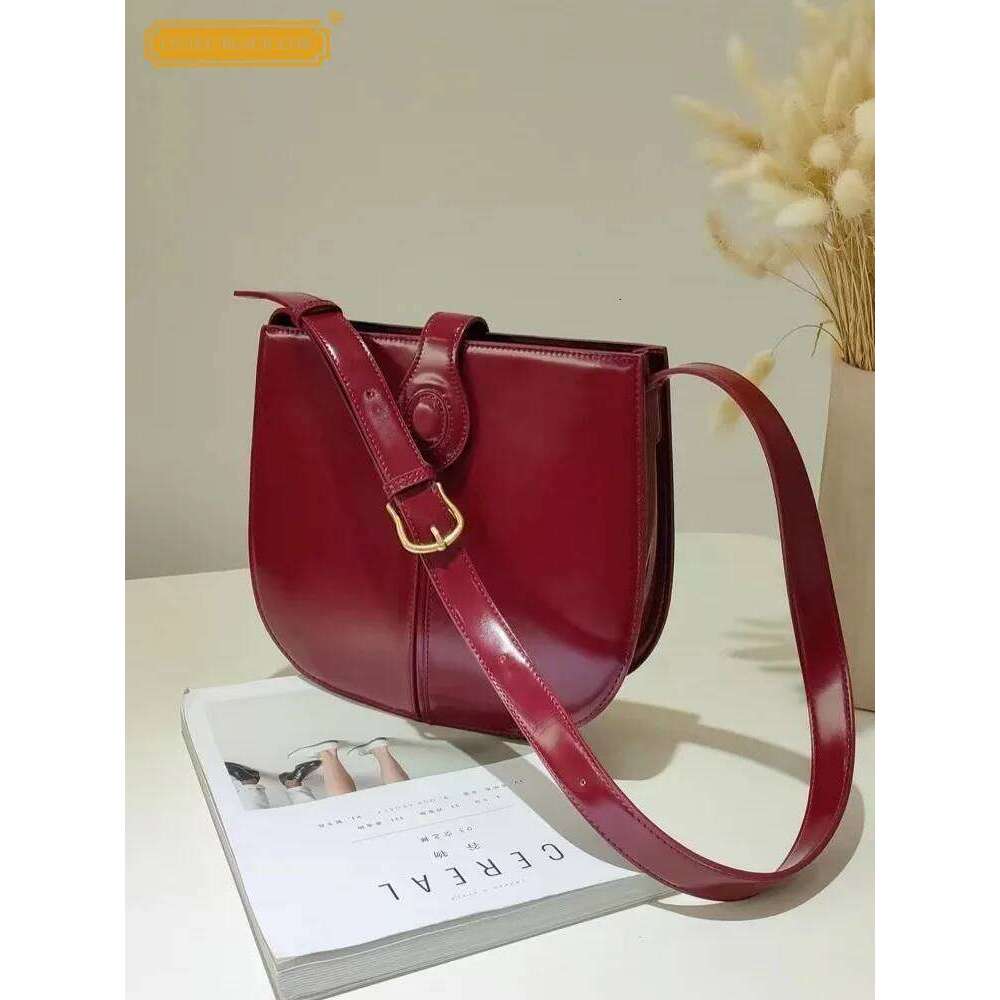 Designer Vintage Saddle Women Single Shoulder Handbag Cow Split Leather Red Bucket Female Street Casual Messenger Bag