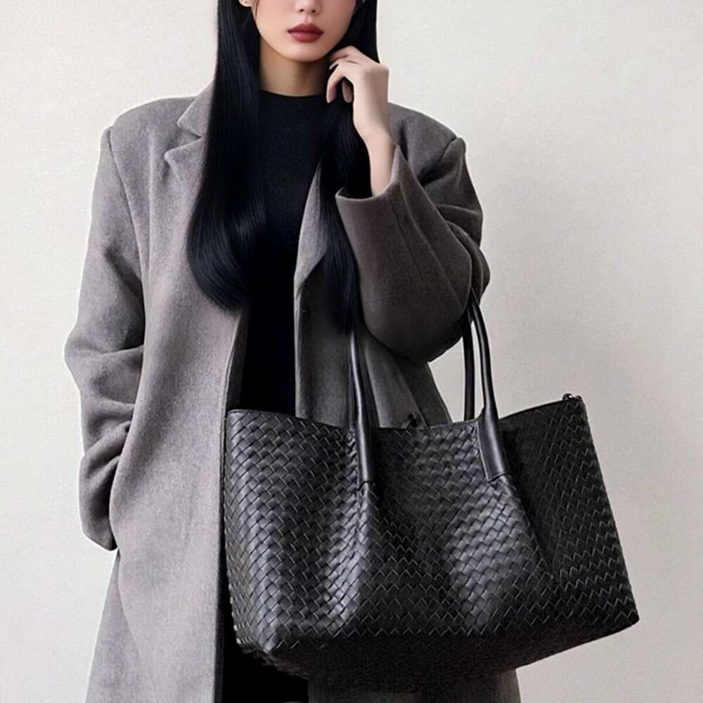 designer bag Luxury bag Genuine Leather Women's Handwoven Large Capacity Casual Commuter Tote Handheld Shoulder Crossbody Bucket Bag