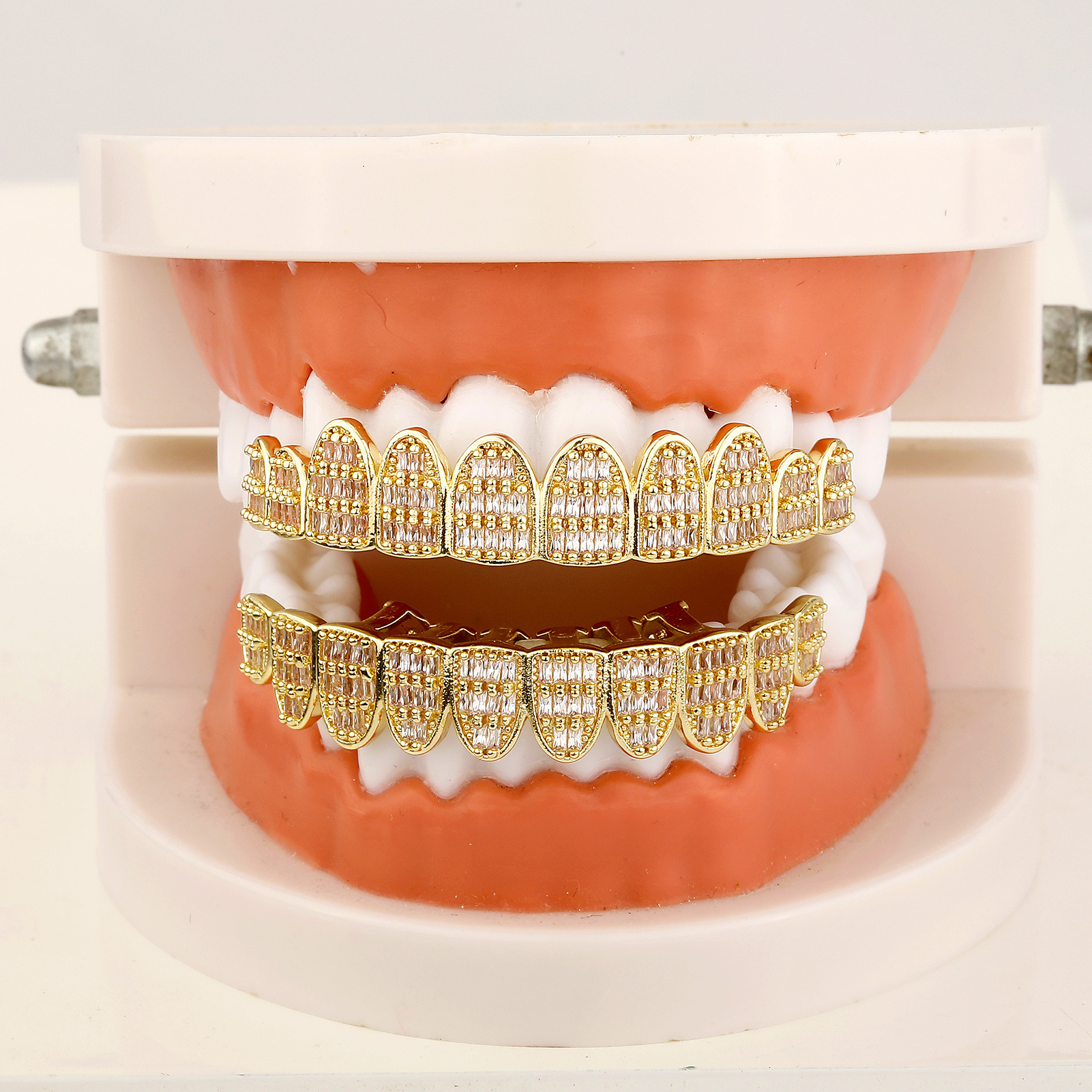 Mens Gold Grillz Teeth Set Fashion Hip Hop Jewelry High Quality Eight 8 Top Tooth & Six 6 Bottom Grills Teeth Grillz Dental Mouth Fang Grills Tooth Ca