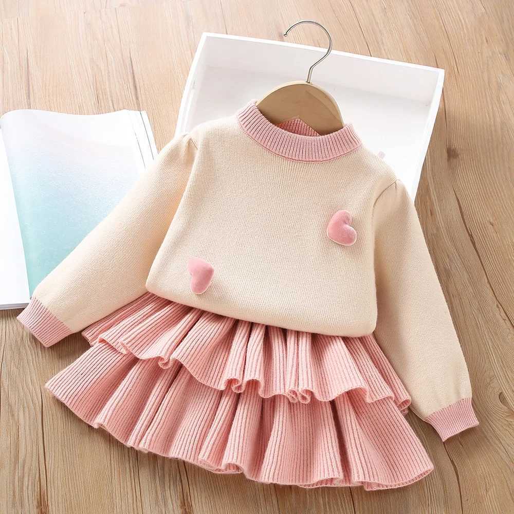 2024 Girls Autumn Dress Bow Korean Edition Childrens Set Baby Foreigner Knitted Cardigan Two Piece Set 28 Year Old Top and Bot L250926HGL0