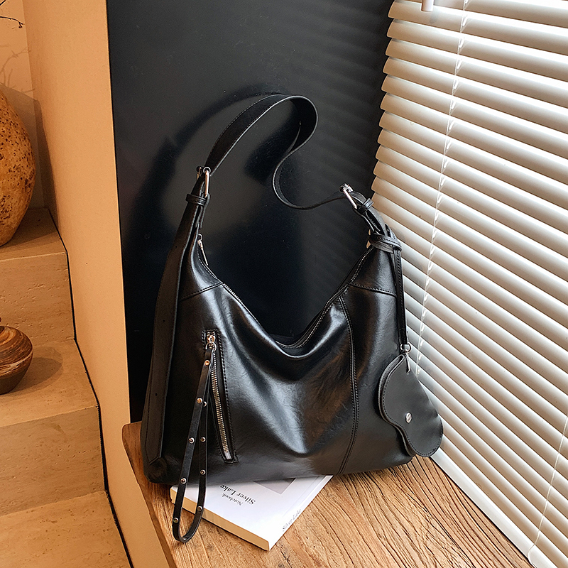 Elegant, luxurious, fashionable shoulder bag with large capacity, new minimalist shopping and commuting backpack, student leisure, youth, lightweight 