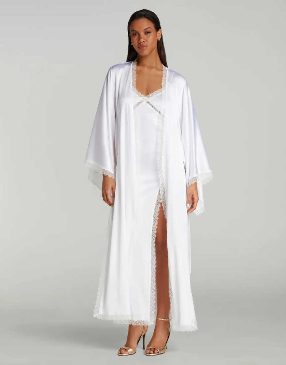 Elegant Women Nightgown Bride Wedding Robe Long sleeve Appliques Maternity Dressing Shower Gown for Photography Custom Made