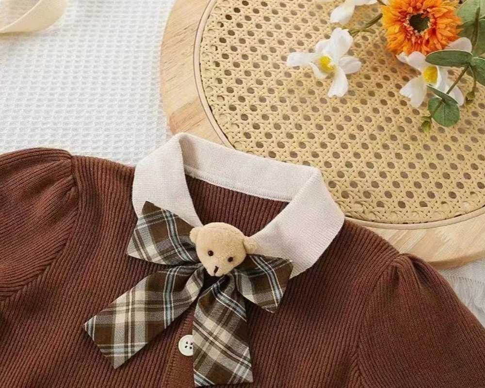 2025 New Children Autumn Winter Princess Clothes Set Girls Bear Knitted Sweater Plaid Skirts Twopiece Set Outfit 18Y L250926Q8G6