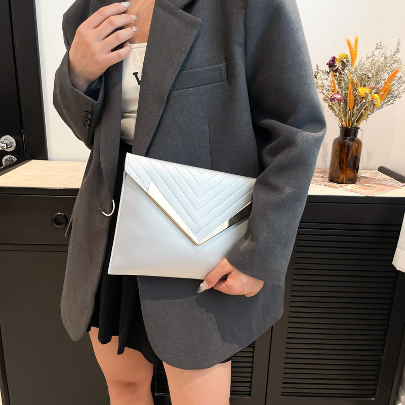 Designer sequined women's handbag 2025 new fashionable and elegant envelope bag