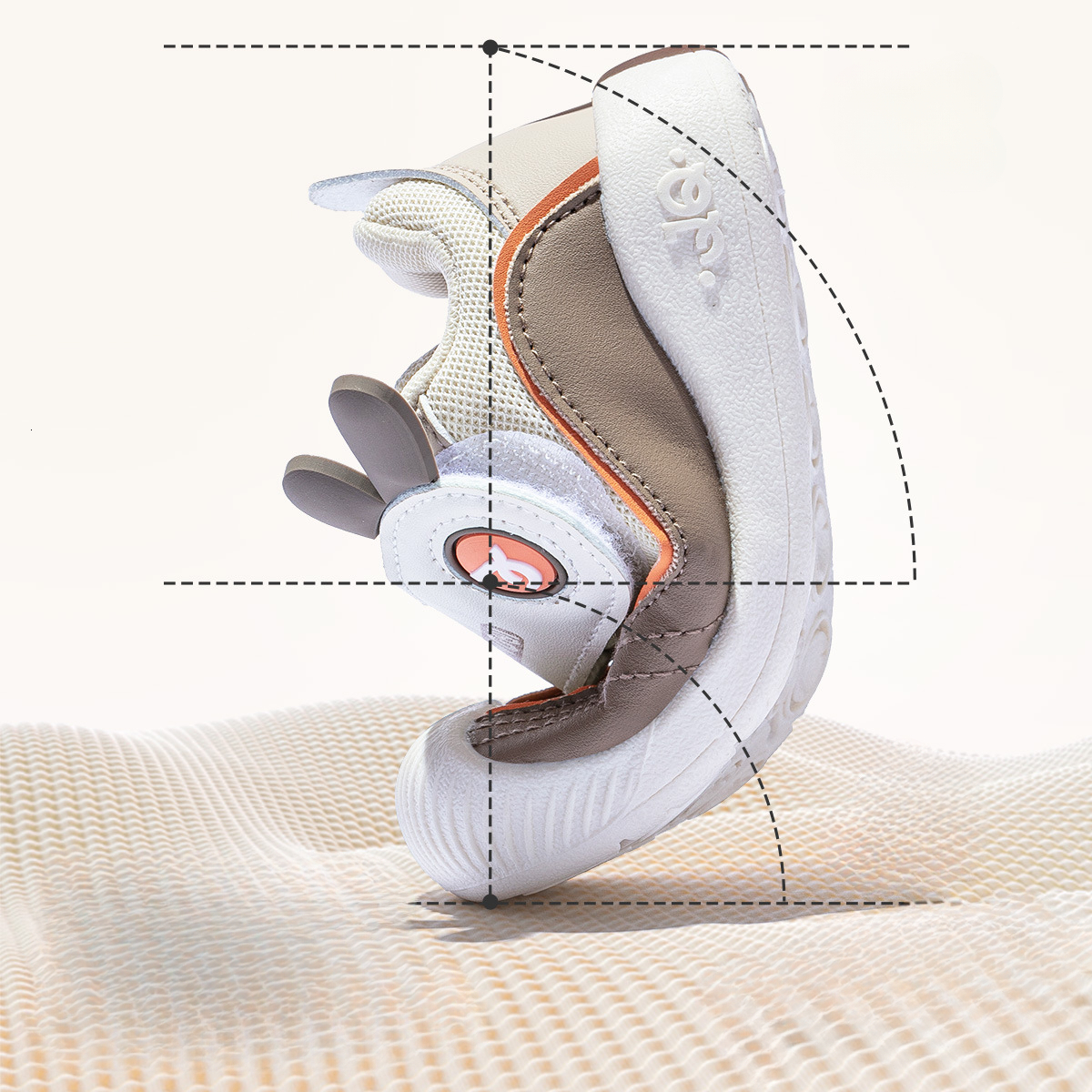 Children's shoes, baby shoes, new boys' baby soft soled cloth shoes, girls' breathable shoes, fashionable and trendy designer shoes