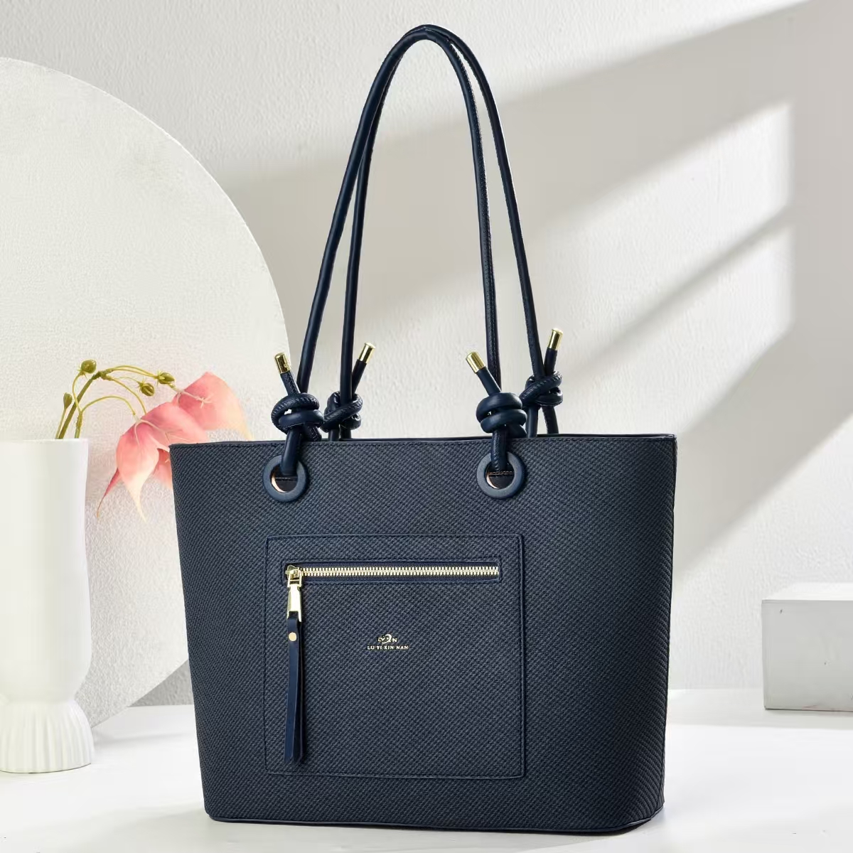 Sophisticated Designer Ladies' Totes with Adjustable Straps for Any Occasion