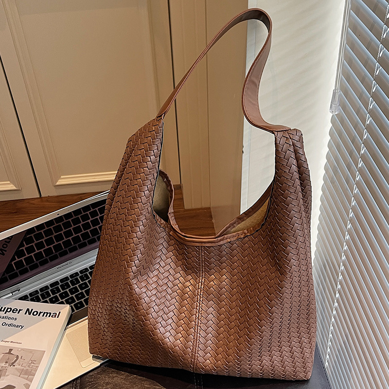 2025 New Retro Large Capacity Women's Bag Novel Shoulder Bag Luxury Bag Woven Pattern Handbag Designer Bag Crossbody Bag