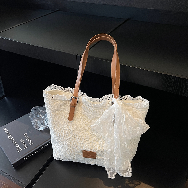 Fashionable, casual, elegant, large capacity shoulder bag, simple and high-end women's shopping and commuting crossbody bag, student lightweight 