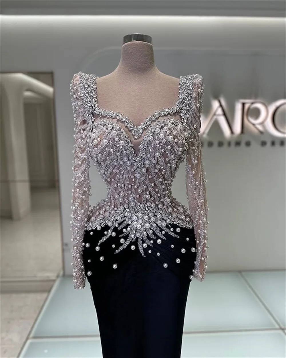 Elegant Pearls Evening Dresses Crystal Prom Gowns Beading Velvet Sequins Long Sleeves Princess Customized Vestidos De Noche Plus Size