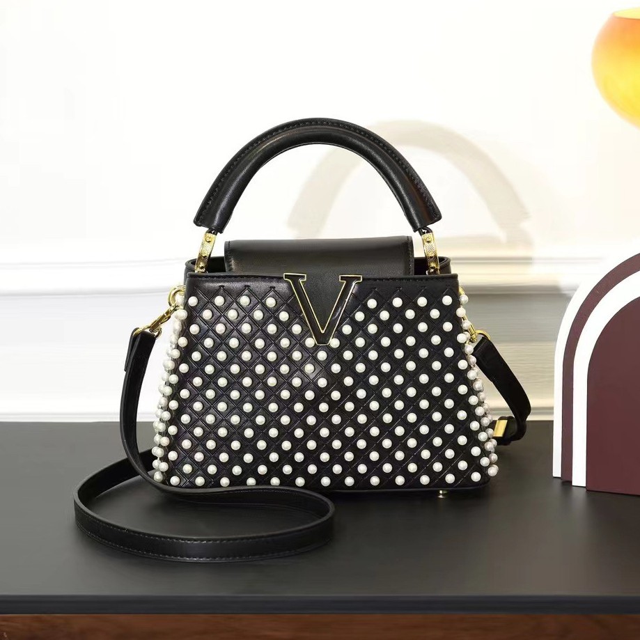 Designer bag new fashion 2025 flip pearl fashion women's bag portable shoulder bag messenger bag fast delivery