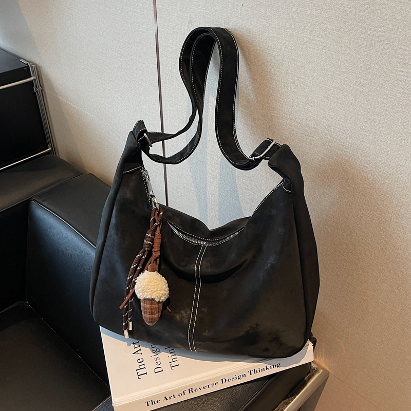 Ladies' elegant and casual large capacity shoulder bag, simple and high-end fashion shopping commuting crossbody bag, student lightweight crossbo