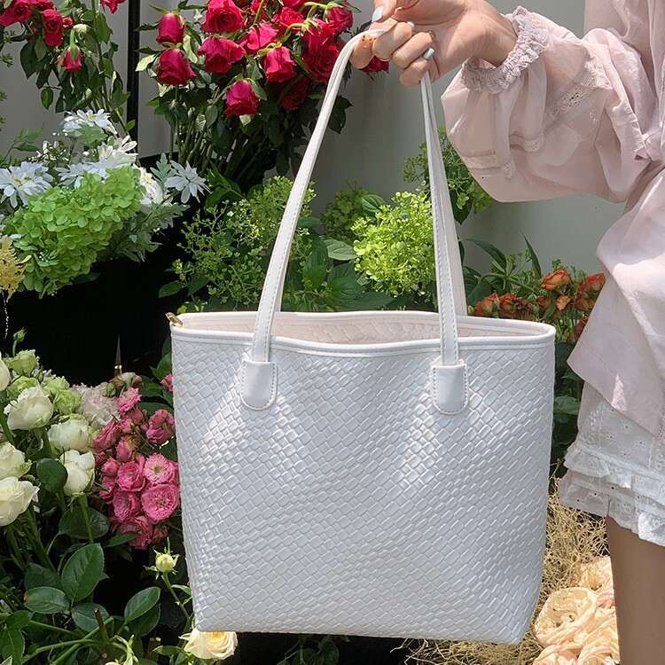 Best Seller Designer Bag Women's 2025 New Large Capacity Black Handbag For Work And Commute Woven Tote Bag Trendy