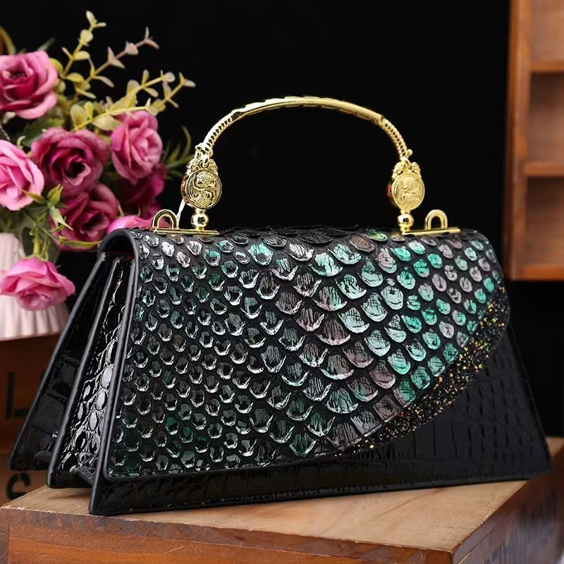 Designer bags2025 spring and summer new diamond heavy industry portable shoulder bag temperament women's bag this year's popular bag
