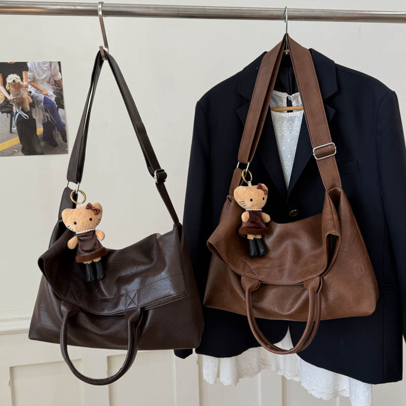 Fashionable new casual elegant large capacity shoulder bag, simple and high-end shopping commuting women's crossbody bag, college student lightwe