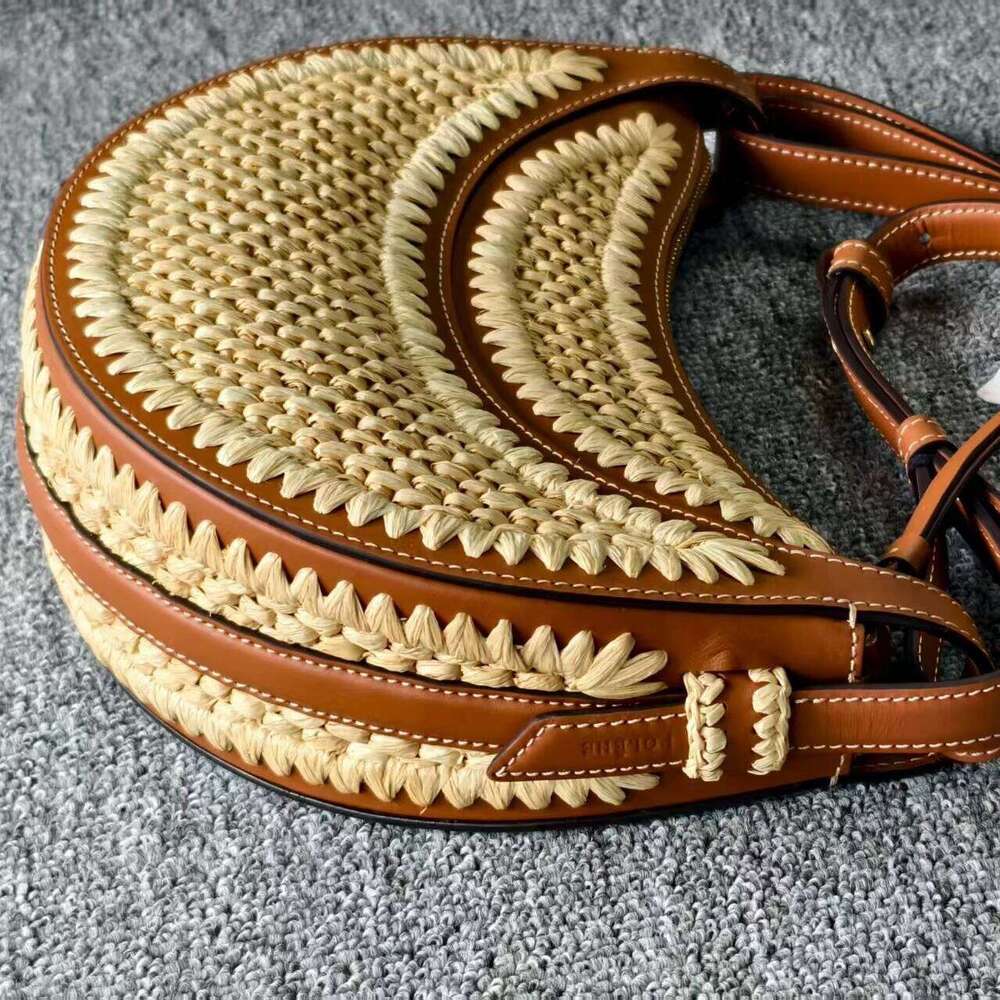 Hot Y2k Moon French Niche Design Single Premium Shoulder Crescent Handbag Women's Crossbody Saddle Bag