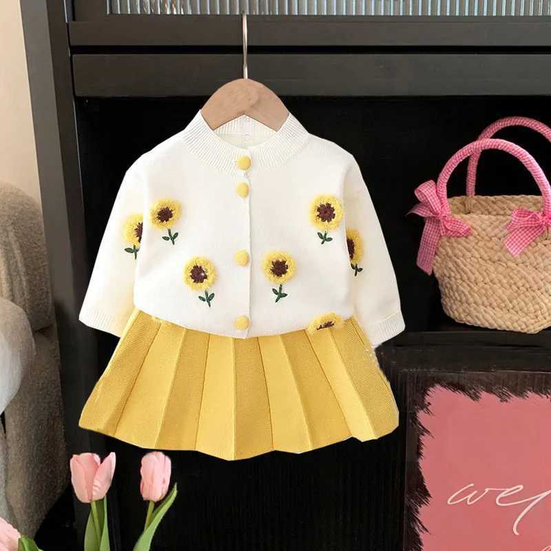 Childrens Suit Sweet Girls Love Sweater Striped Knitted Skirt Two Pieces Suit L25092675V4