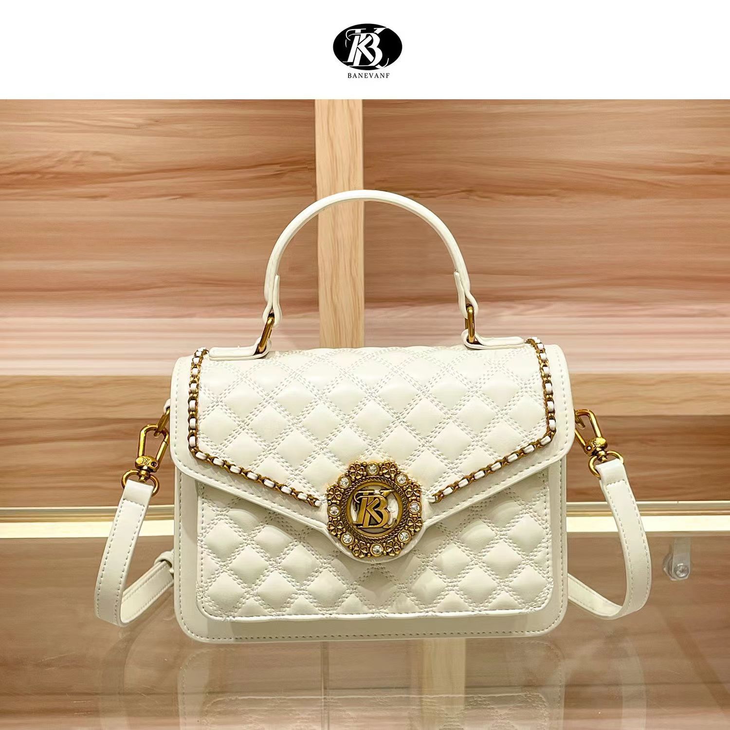 Designer bags2025 spring and summer new fashion foreign style lock chain small square bag women's versatile shoulder messenger bag