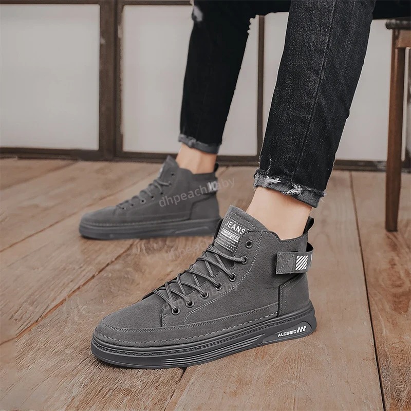 Comfortable Male Snowproof Ankle-Highs Featuring Premium Textured Suede Outer Shell