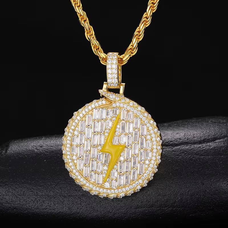 2023 New Design Hip Hop Jewelry 925 Sterling Silver Baguette VVS Moissanite Diamond Enamel Plated Round Pendant