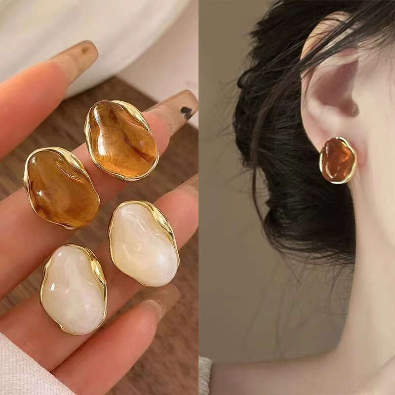 Melard Style French High-End Amber Niche Simple Fashion Earrings Light Temperament Ear Jewelry
