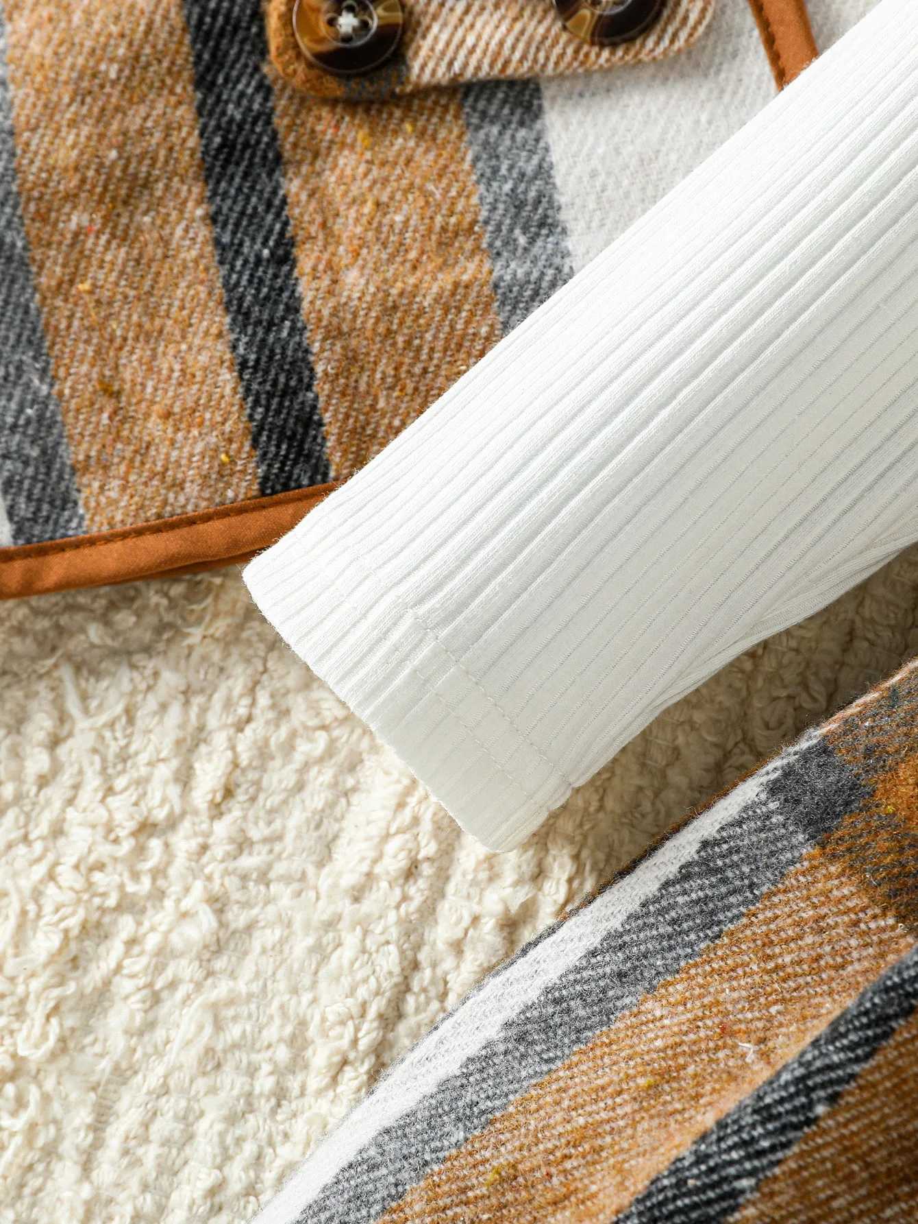 2025 3Pcs Kids Girls Autumn Skirt Set Long Sleeve Crew Neck Tshirt Plaid Skirt Fall Fashion Clothes Outfit Cloak For 16Y Suit L250926T3RO