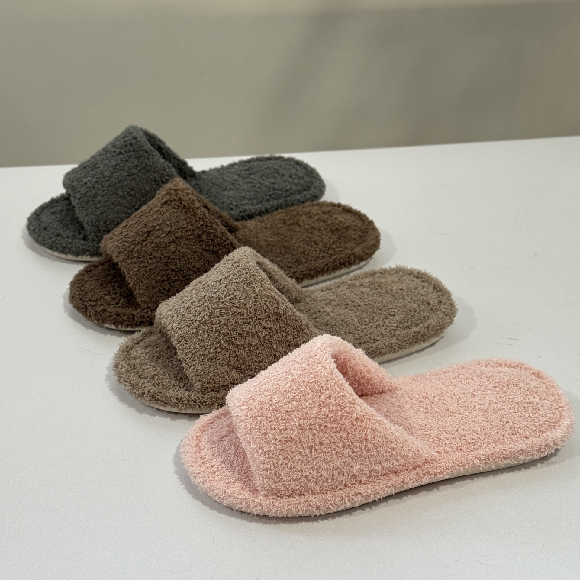 5520CE Little Sheep One-Word Open-Toe Simple Luxury Style Flat Slippers ddmymarket