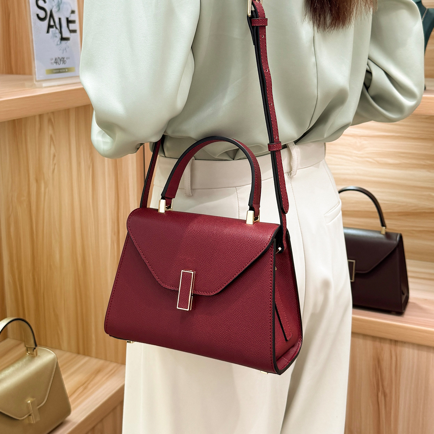 2025 new Designer bags niche same temperament portable women's bag shoulder messenger bag