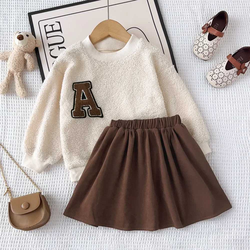 Bear Leader Pink Girls Set Autumn Winter Long Sleeved Aline Decorative TopSolid Color Short Skirt Kids Fashion Casual Wear L250926A4X5