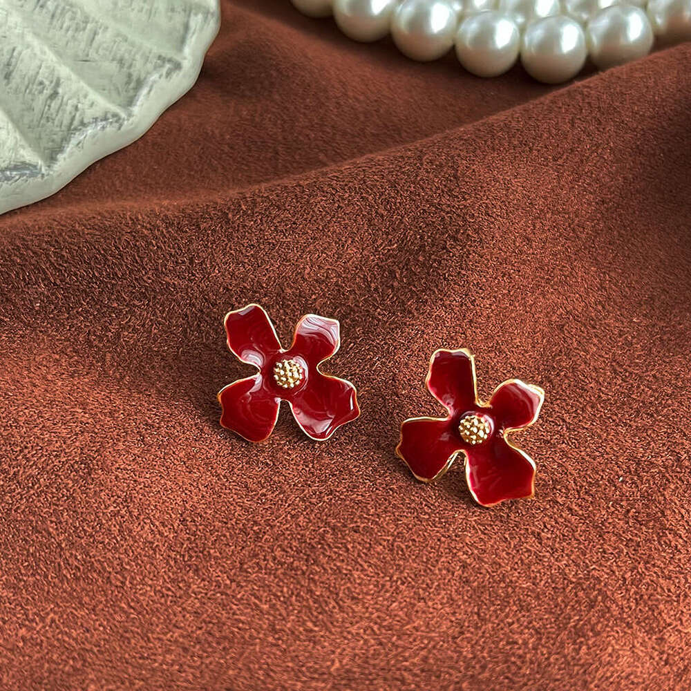 Bury Oil Drop Niche Light Pearl Studs for Women French Hepburn Style High-end Earrings