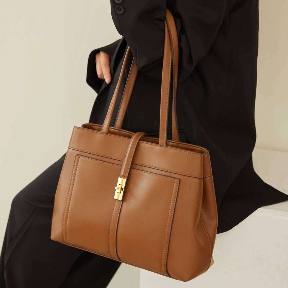 New Ladies Shoulder Fashion Large Capacity Handbags Young Lady Design Big Hand Bags for Woman