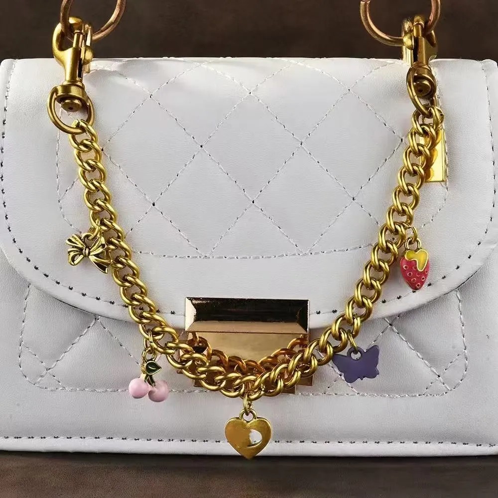 Bag Charm Co ch Luxury keychain for Women bag charms Keychains fruit cherry Classic Pendant chain Fashion Key Rings quality Refreshing Style key chain Lanyards AAA
