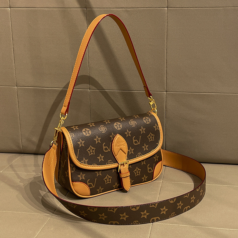 Designer bags light luxury women's bags saddle bags 2025 new trendy versatile large-capacity oblique span bags shoulder armpit bags