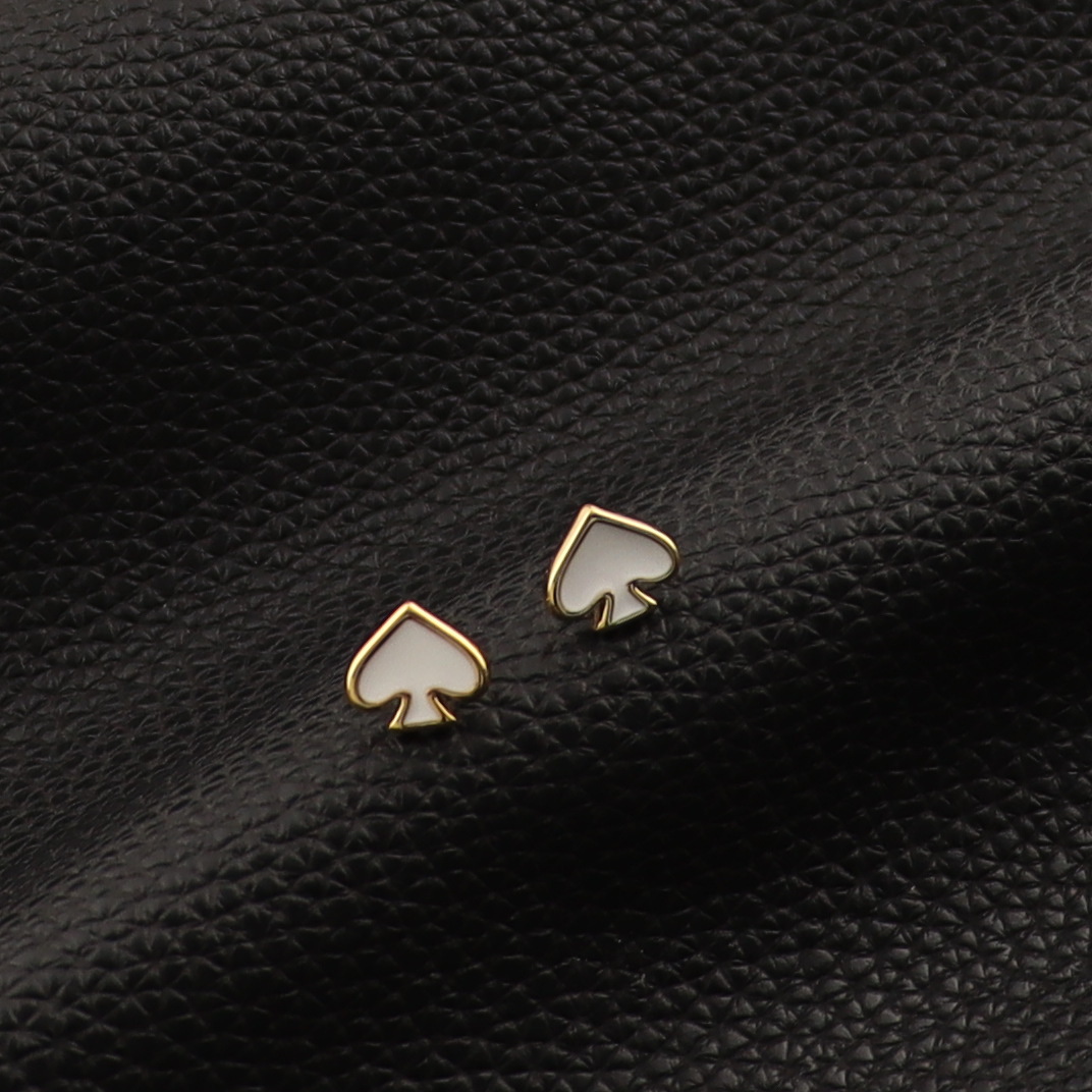 Minimalist Heart-shaped Earrings with Unique Design, High-quality Electroplated Smooth Metal, Exquisite Necklace for Women