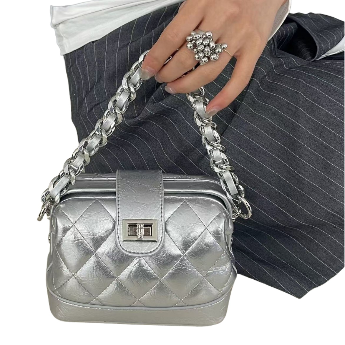 Designer bags women's 2025 new fashion simple casual versatile diamond chain single shoulder crossbody clip shell bag