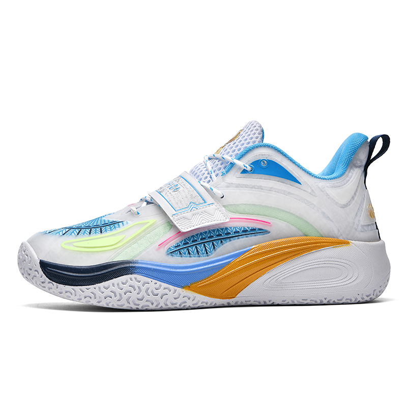 The same model basketball shoes as those of the Owen generation