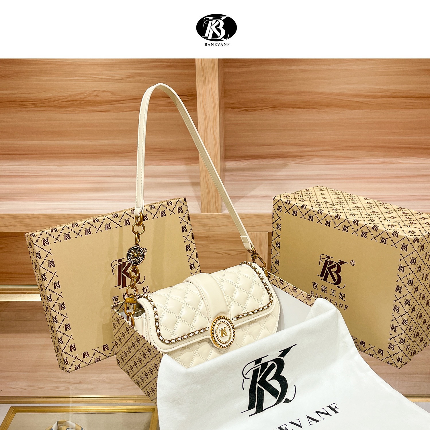 Designer bags2025 summer new fashion light luxury diamond chain underarm bag women's versatile shoulder messenger bag