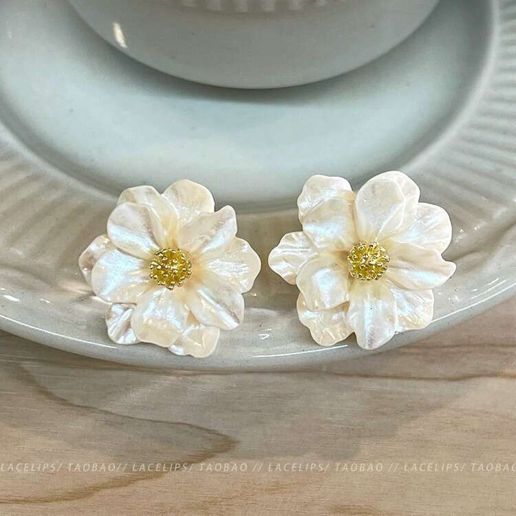 Fairy-like Elegant Camellia New High-end French Simple Exquisite Fashion Earrings