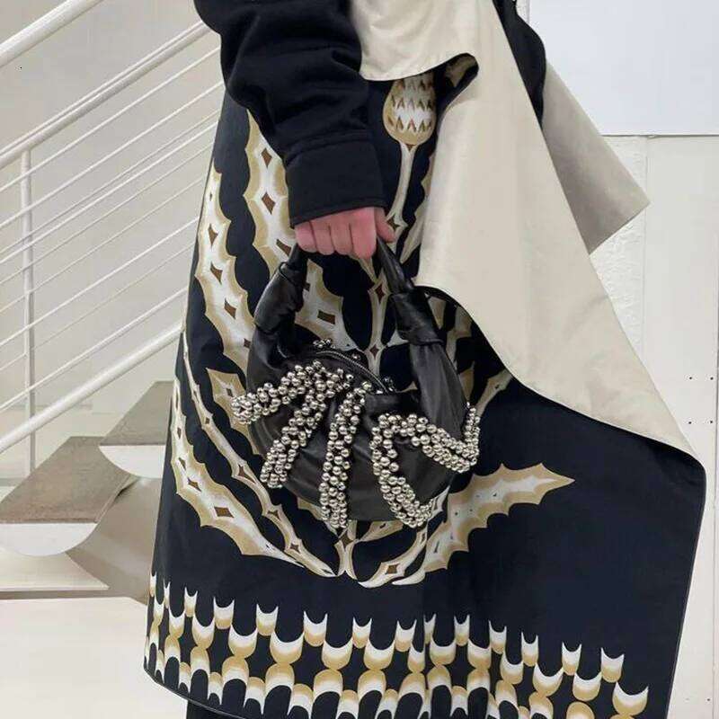 Retro Rivet Decorative Shoulder Bag European And American Motorcycle Wind Studded Purses Leather Armpit Handbag For Women Hot