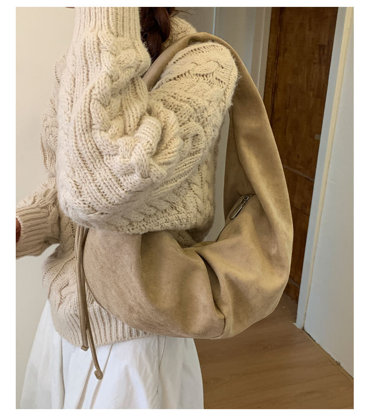 Korean style suede half moon shaped women s armpit bag autumn and winter new style suede retro simple Luxury bag pleated handbag designer bag Designer