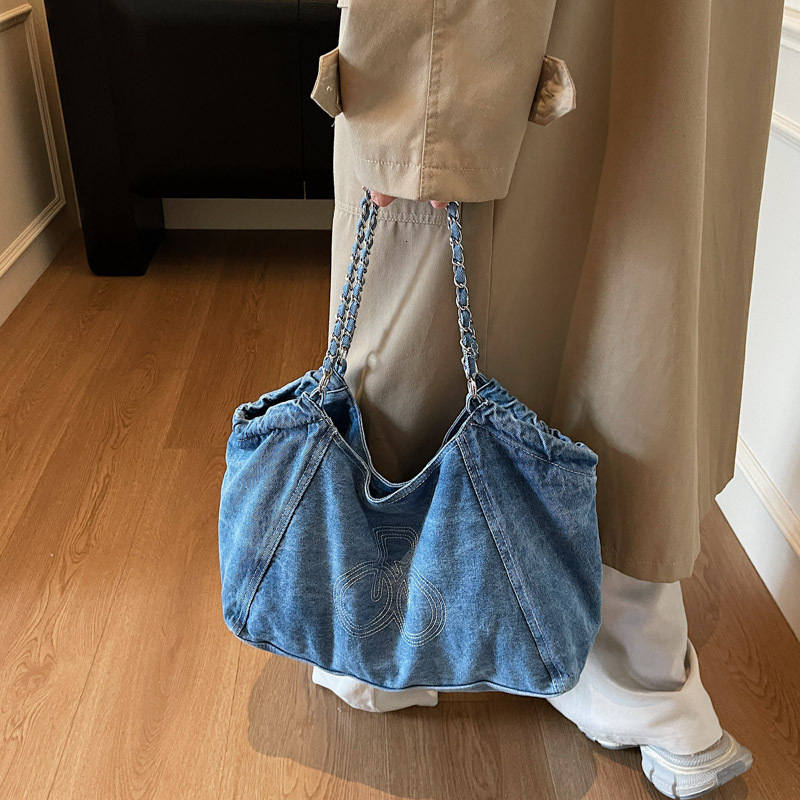 Loose denim large bag women s new fashionable large capacity handbag autumn and winter chain armpit bag designer bag Luxury bag women s shoulder bag D