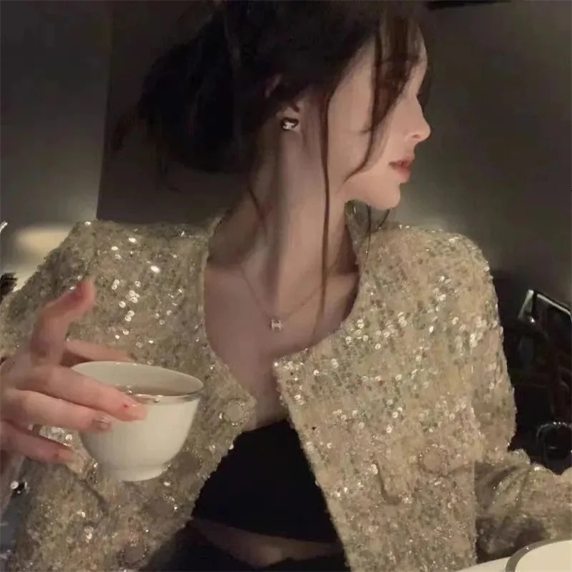 Temperament Sequin Coarse Tweed Jacket Women Korean Fashion Round Neck Single Breasted Celebrity Spring Chic Gentle Sweet Coat 240712