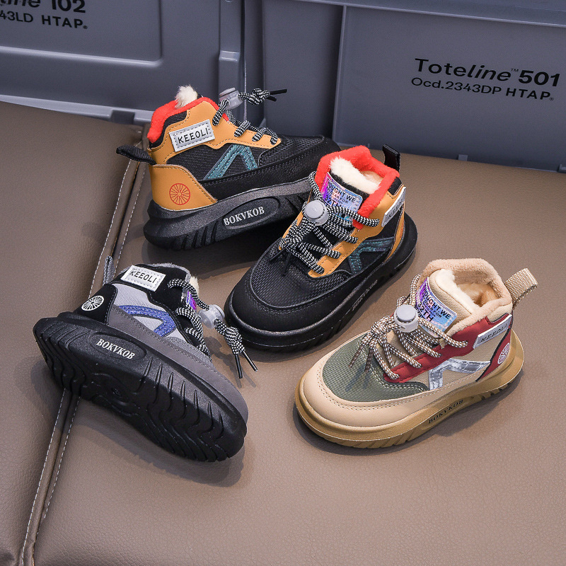 New winter children's snow boots, boys' outdoor thick wool cotton shoes, fashionable anti slip children's boots, designer shoes